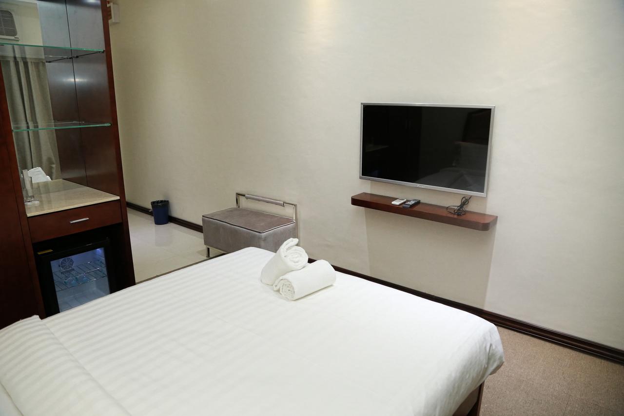 Big Hotel Suites Mandaue City Ngoại thất bức ảnh