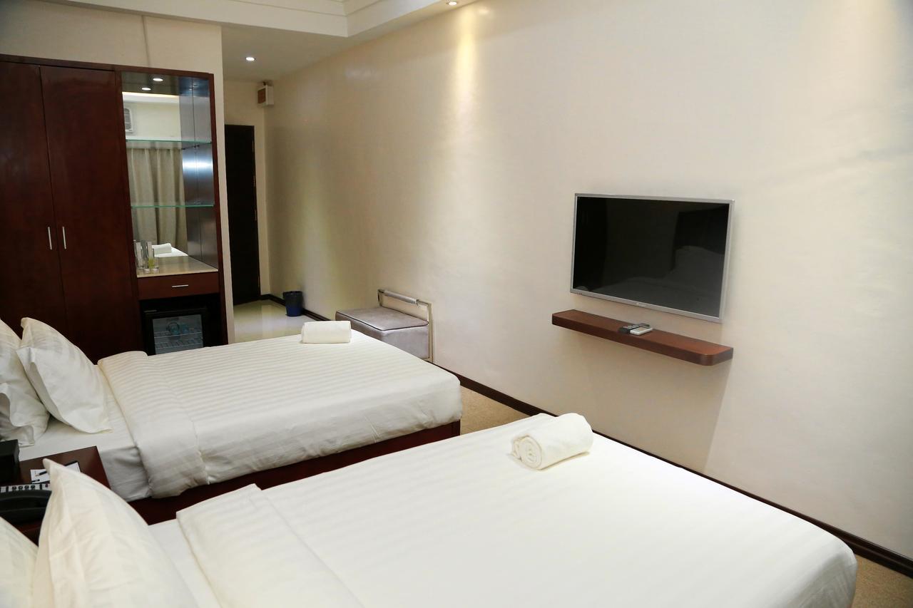 Big Hotel Suites Mandaue City Ngoại thất bức ảnh
